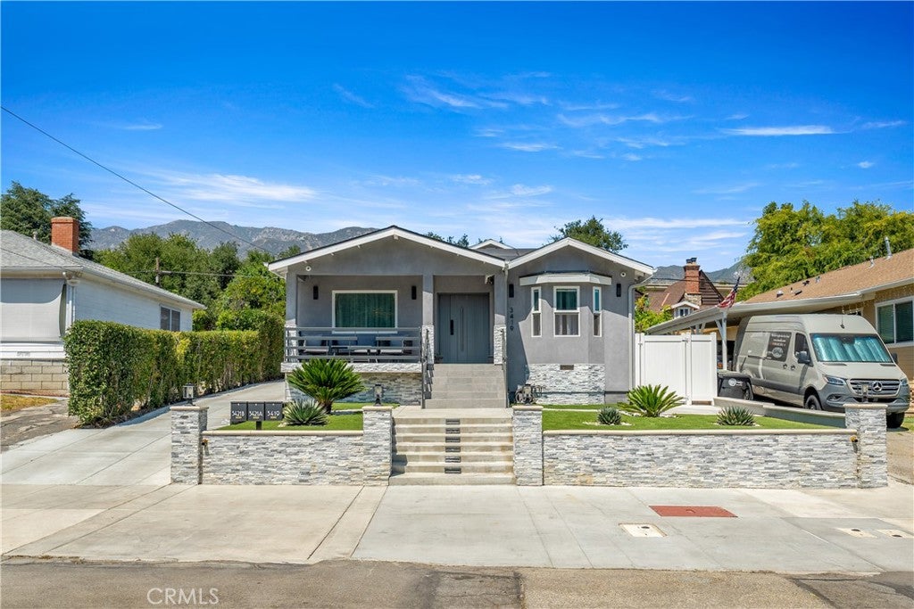 3419 Montrose Ave
