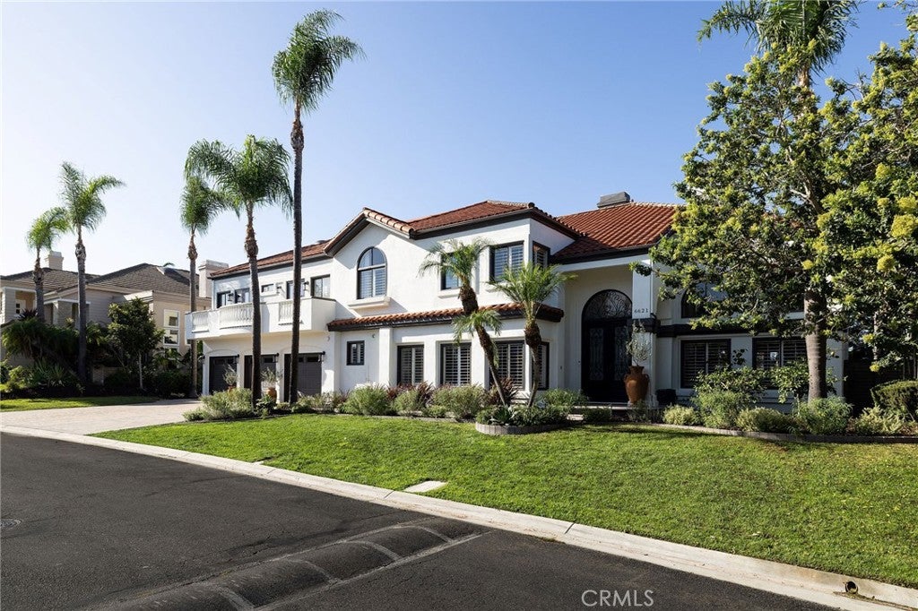 Photo of 6621 Silverspur Lane, Huntington Beach, CA 92648 (MLS # OC26202200)