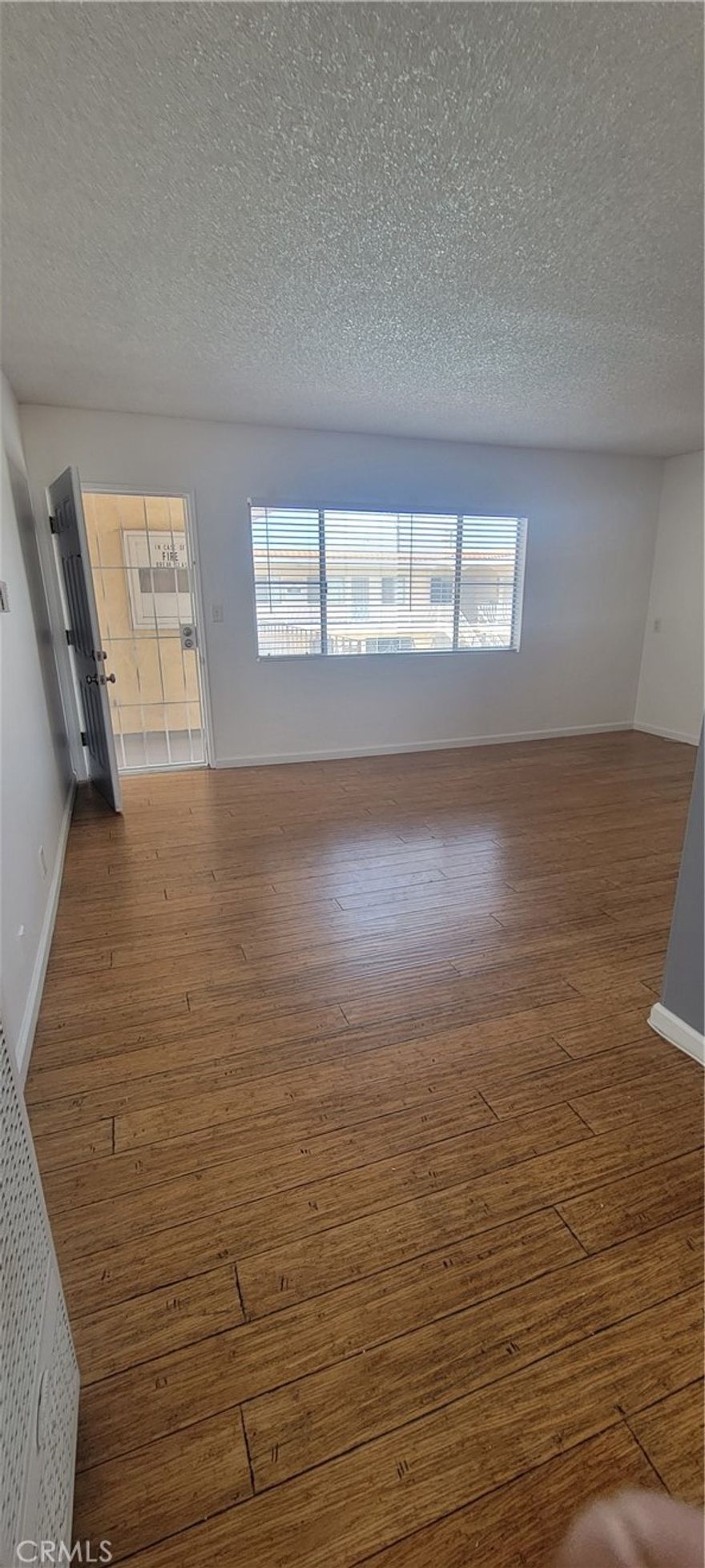 Apartment 
Hawthorne 
Single 
575 SF
Underground parking 
49 units 
Pool