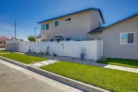 824 S Dune Street, Anaheim, CA 92806 - MLS#: OC25048572