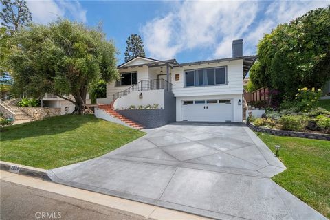 Photo of 2808 Via Pacheco, Palos Verdes Estates, CA 90274 (MLS # PV26094646)
