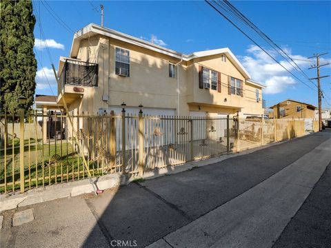 Photo of 7114 el Selinda Ave, Bell Gardens, CA 90201 (MLS # SR25273453)