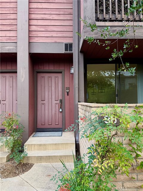 21930 Marylee 98 Woodland Hills CA 91367