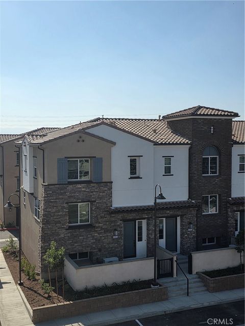 Photo of 2855 Via Dolomito, Camarillo, CA 93012 (MLS # SR25250760) Photo of 2855 Via Dolomito, Camarillo, CA 93012 (MLS # SR25250760)
