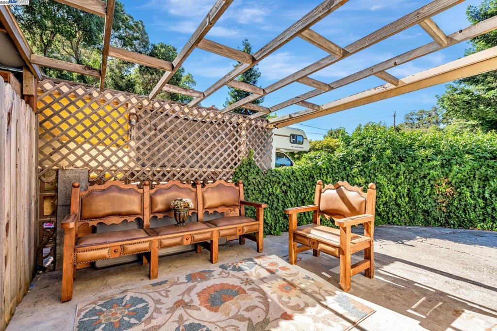 PINOLE VALLEY - Residential