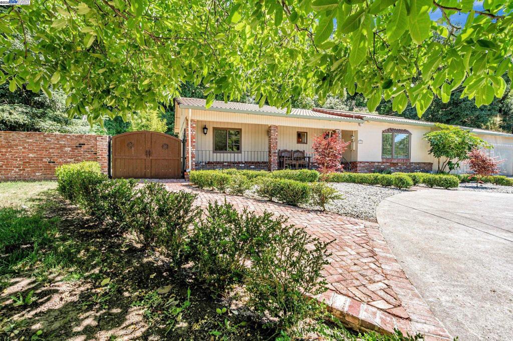 PINOLE VALLEY - Residential