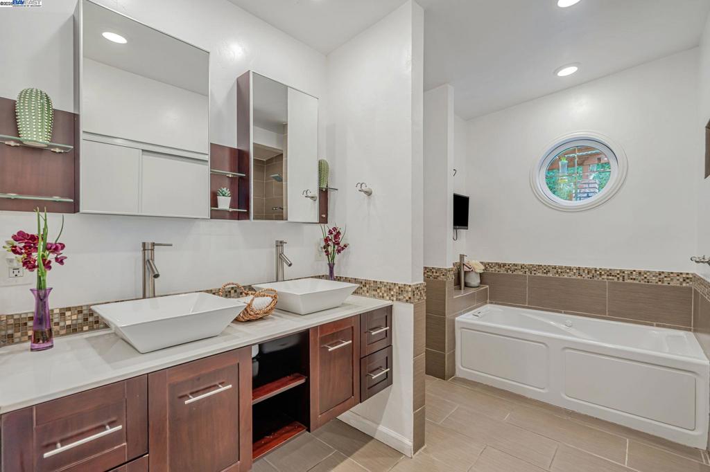 PINOLE VALLEY - Residential