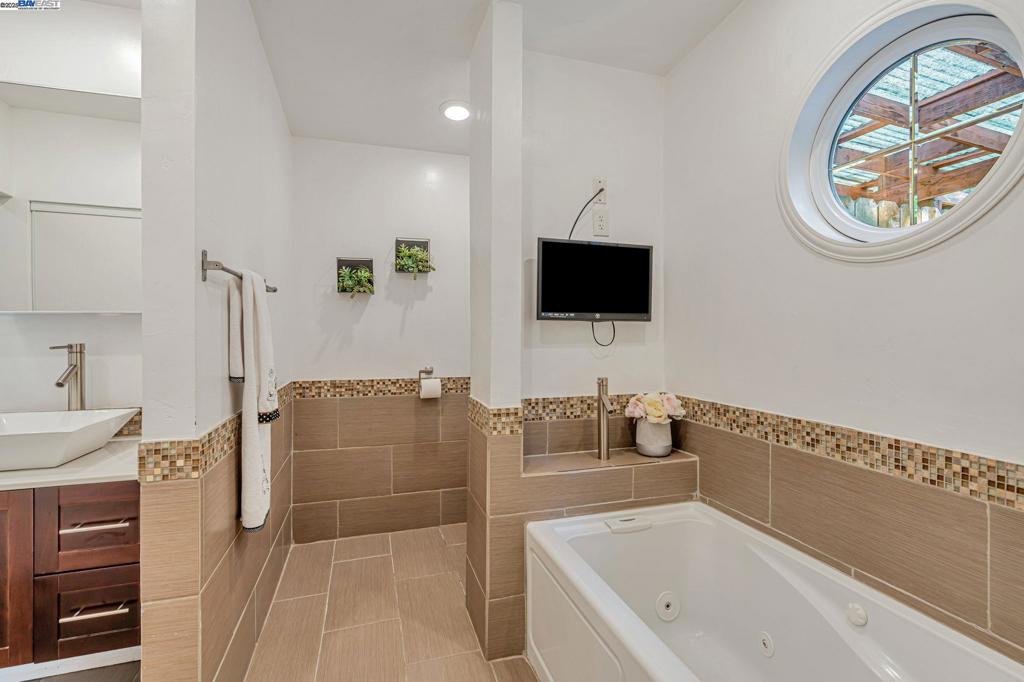 PINOLE VALLEY - Residential