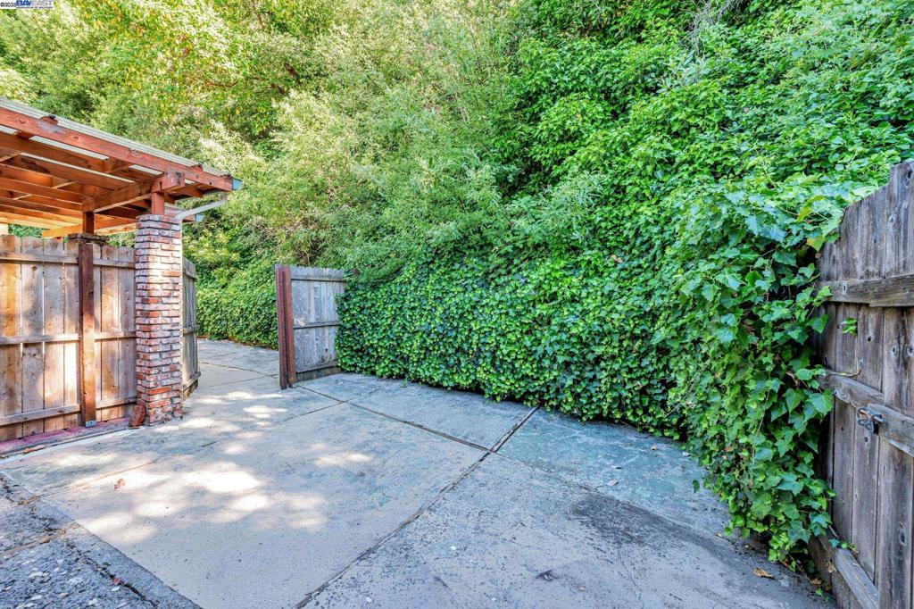 PINOLE VALLEY - Residential