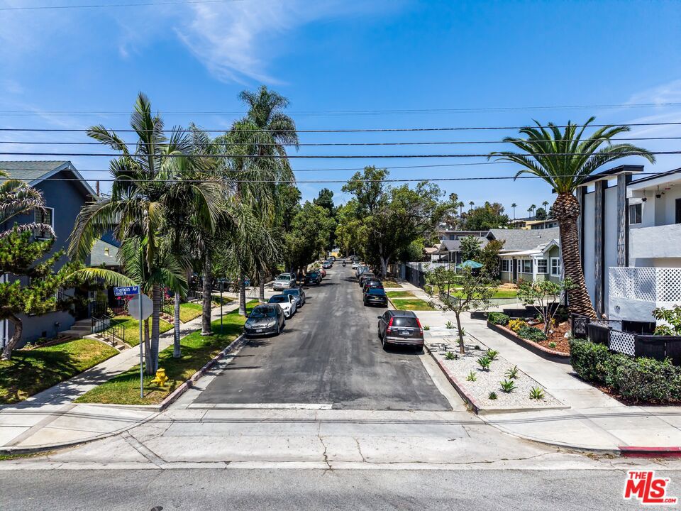 1900 Dracena Drive