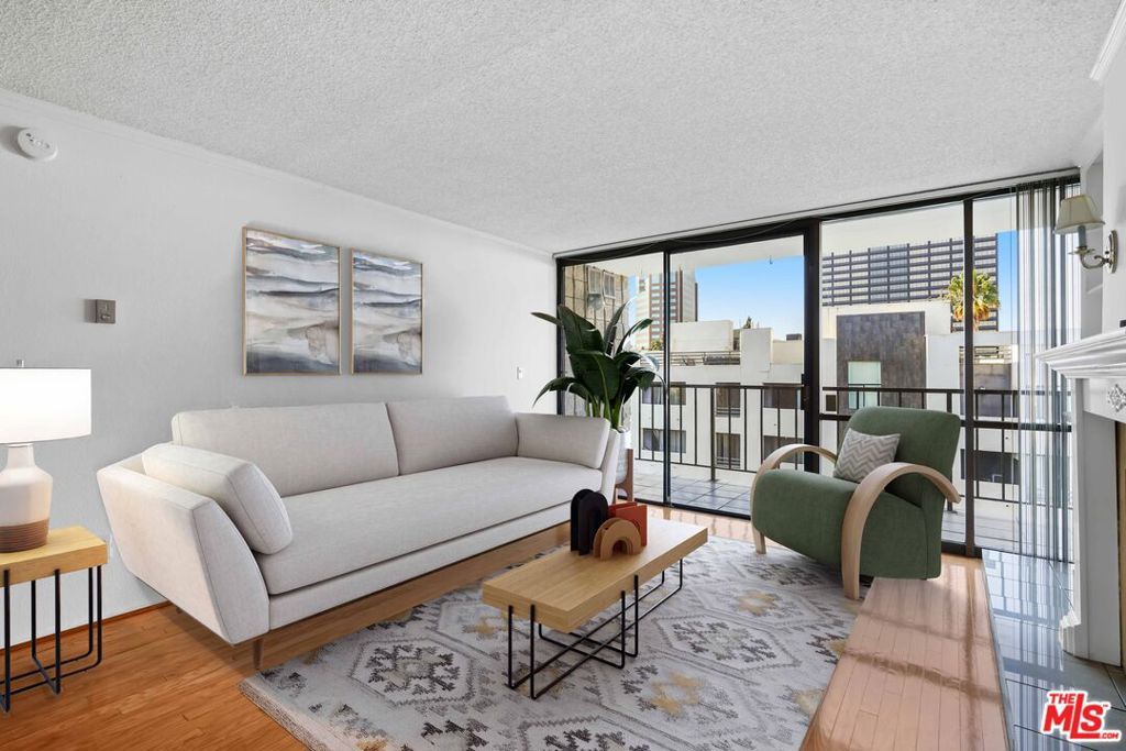 Photo of 10966 Rochester Avenue #5C, Los Angeles, CA 90024 (MLS # 25583633)
