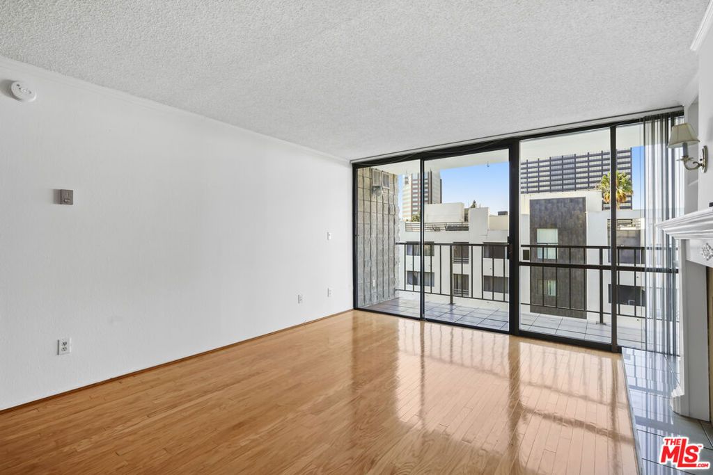Photo of 10966 Rochester Avenue #5C, Los Angeles, CA 90024 (MLS # 25583633)