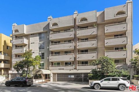 Tiny photo for 10960 ASHTON Avenue #101, Los Angeles, CA 90024 (MLS # 26835863)