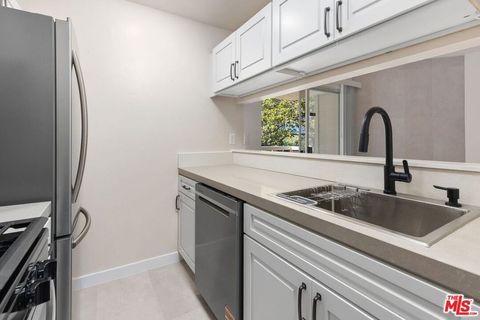 Tiny photo for 10960 ASHTON Avenue #101, Los Angeles, CA 90024 (MLS # 26835863)