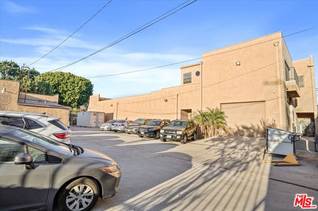 1014 W Magnolia Boulevard