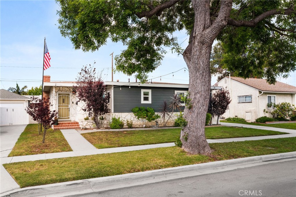 2335 Carfax