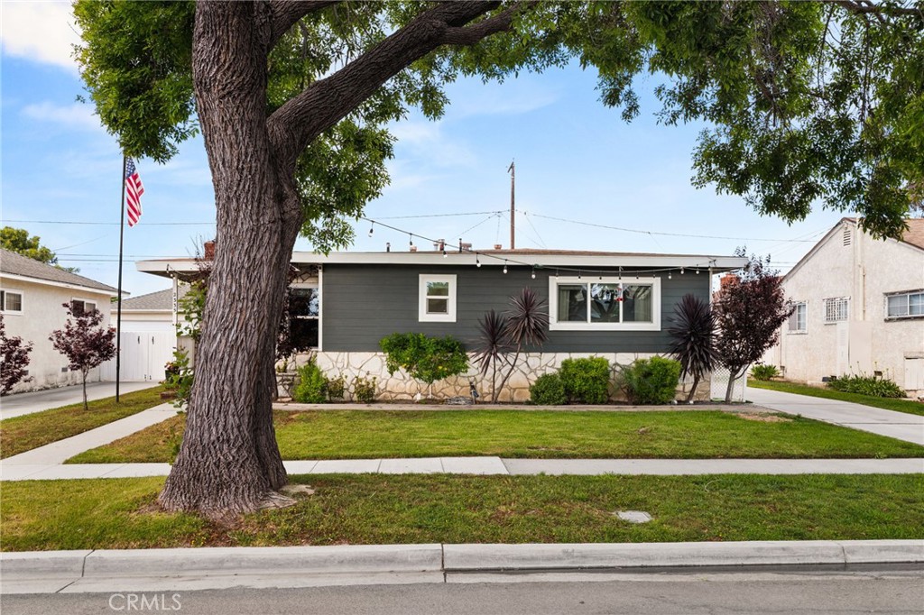 2335 Carfax