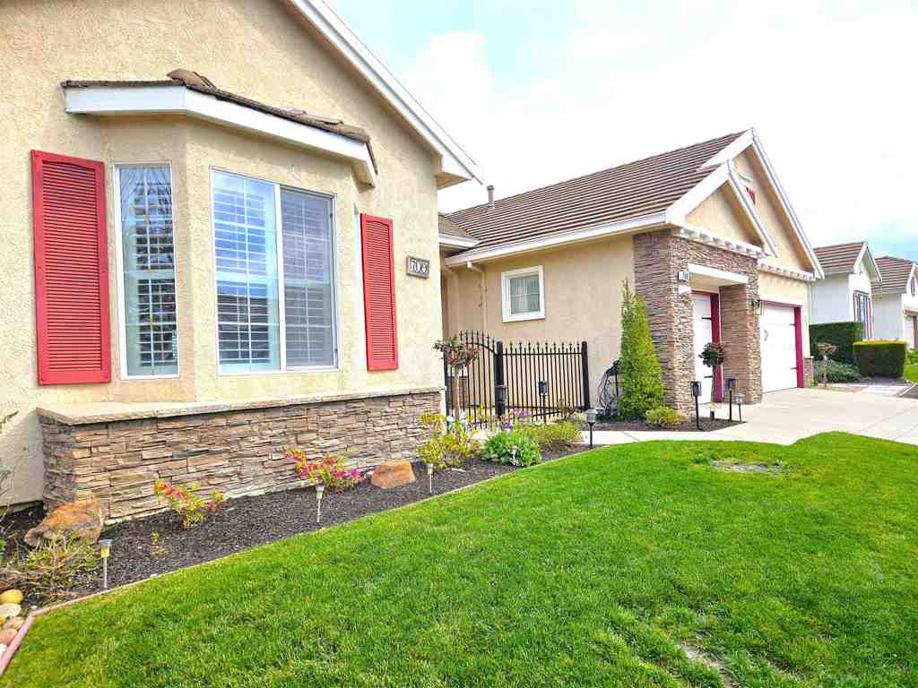 709 709 Richardson Dr