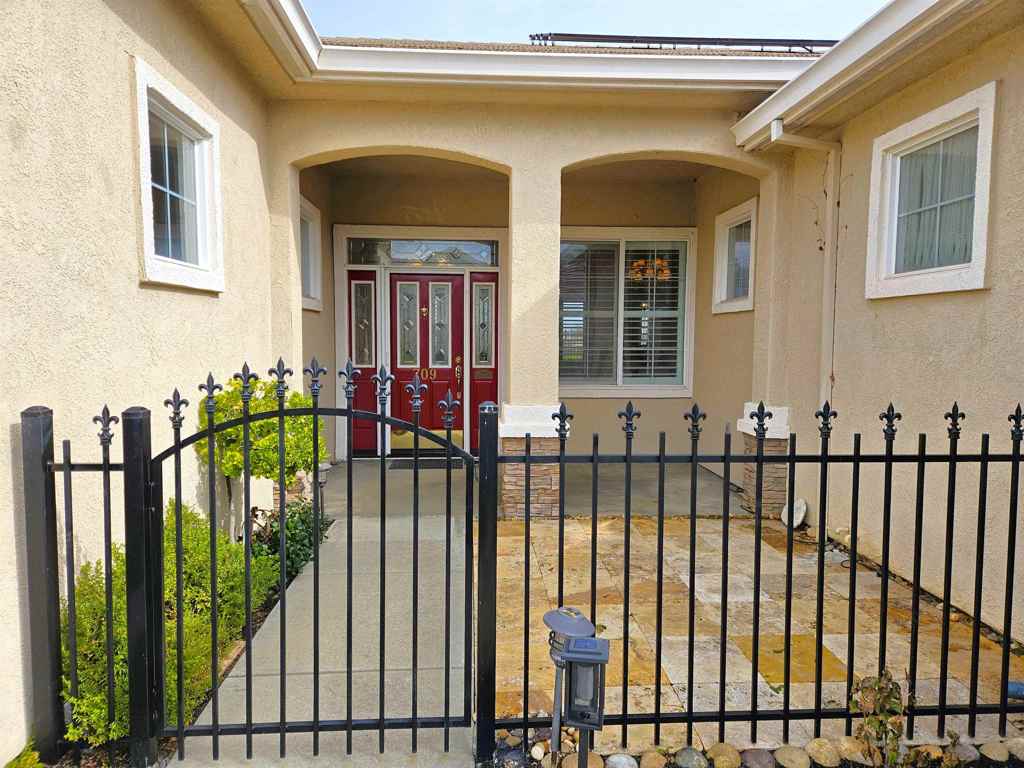 709 709 Richardson Dr