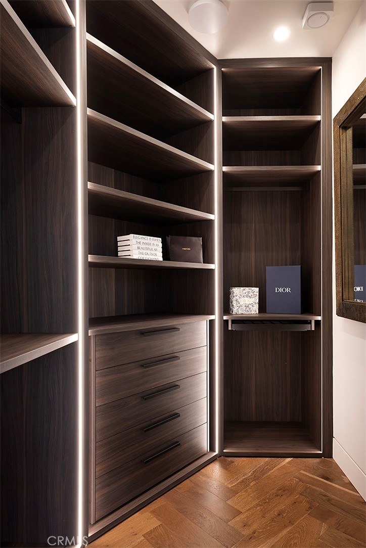 Lido Peninsula (LIPN) - Residential