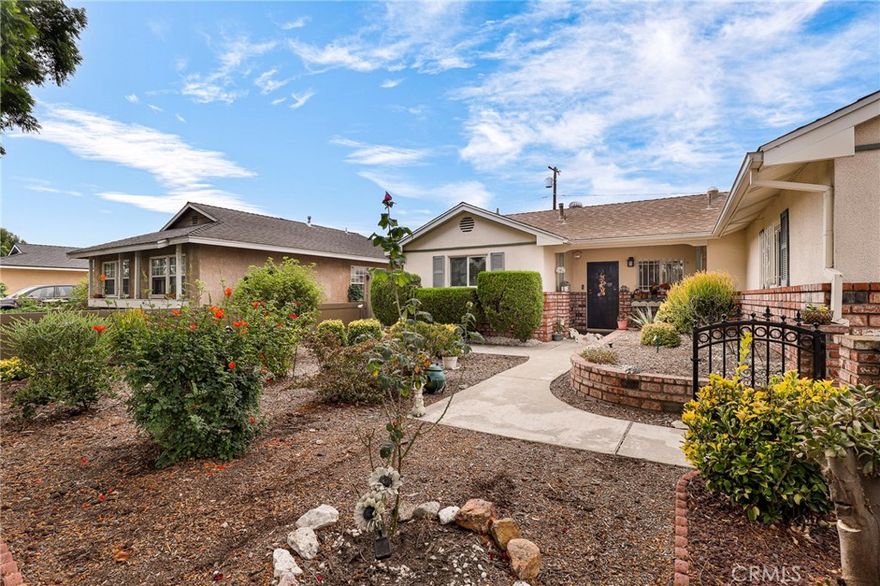 Nestled in the desirable Long Beach neighborhood, this charming 3-bedroom, 1-bath single-story home offers an exceptional opportunity on a tranquil, tree-lined street. Whether you're a first-time buyer or seeking a peaceful place to call home, this property provides the perfect canvas to create your dream lifestyle. Located in a friendly neighborhood, it's close to award-winning schools, shopping, and offers easy access to major freeways. This rare gem with endless potential is situated in one of Long Beach’s most sought-after areas. Don’t miss the chance to make it your own.