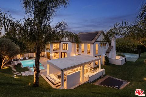 Photo of 3801 Prado Del Trigo, Calabasas, CA 91302 (MLS # 26838479)
