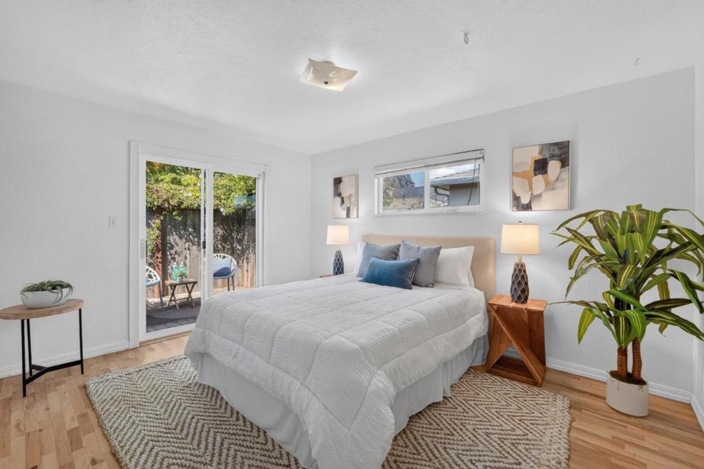 4191 Portola Drive