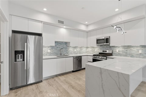Photo of 5820 La Mirada Avenue #302, Hollywood, CA 90038 (MLS # SR26170658)