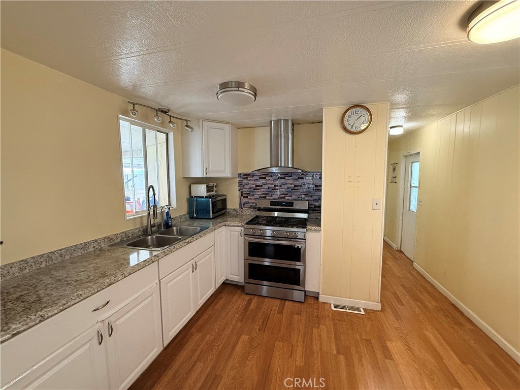 9851 BOLSA AVE 83