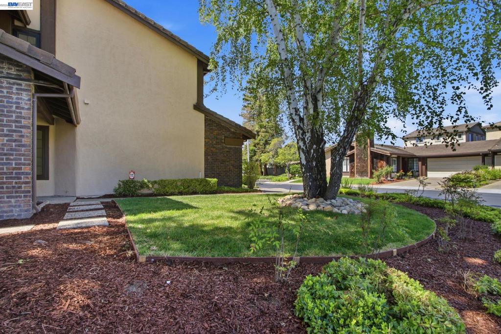 6010 Peppertree Ct