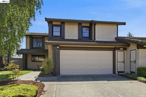 Photo of 6010 Peppertree Ct, Newark, CA 94560 (MLS # 41133220)