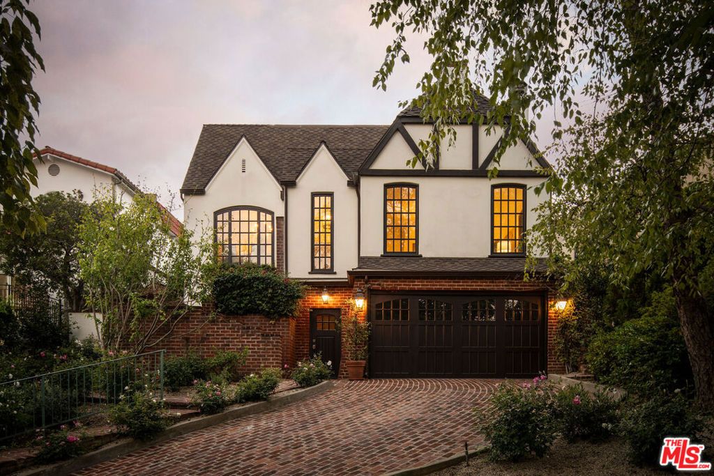 Photo of 1355 Holmby Avenue, Los Angeles, CA 90024 (MLS # 25608969)