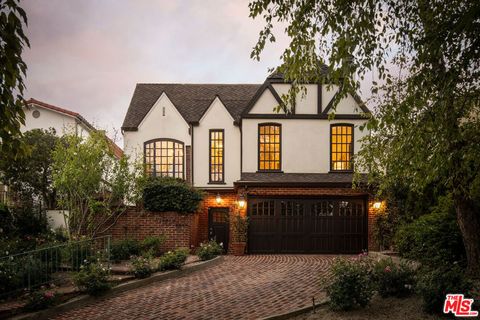 Photo of 1355 Holmby Avenue, Los Angeles, CA 90024 (MLS # 25608969)