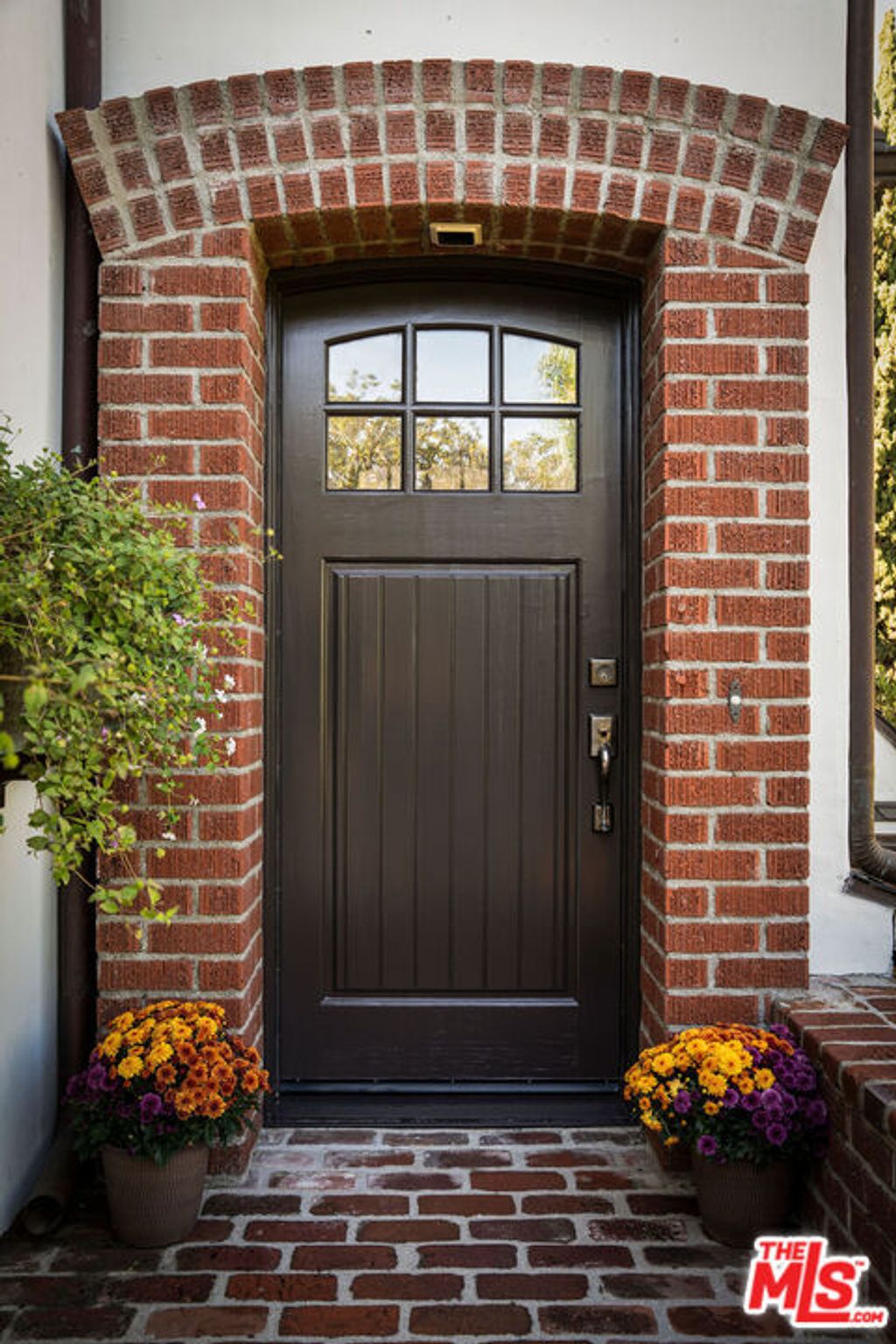 Photo of 1355 Holmby Avenue, Los Angeles, CA 90024 (MLS # 25608969)