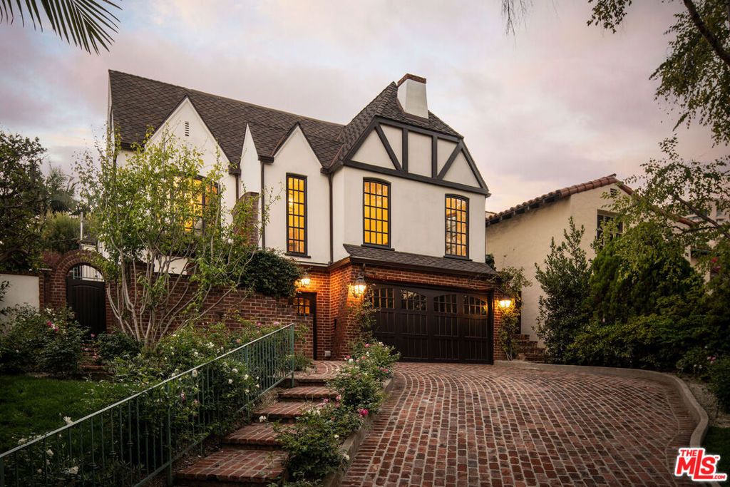 Photo of 1355 Holmby Avenue, Los Angeles, CA 90024 (MLS # 25608969)