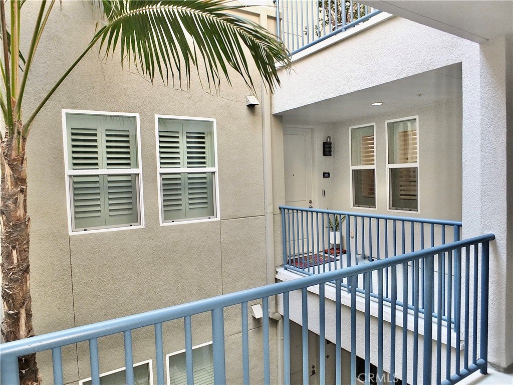 Photo of 300 E 4th ST #215, Long Beach, CA 90802 (MLS # PW26097346)