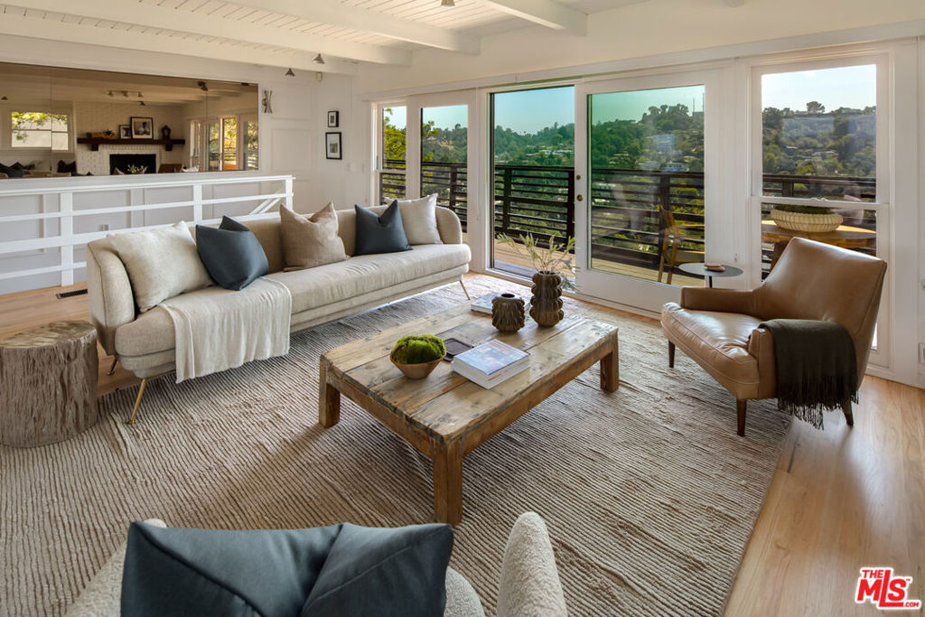 8595 Skyline Drive