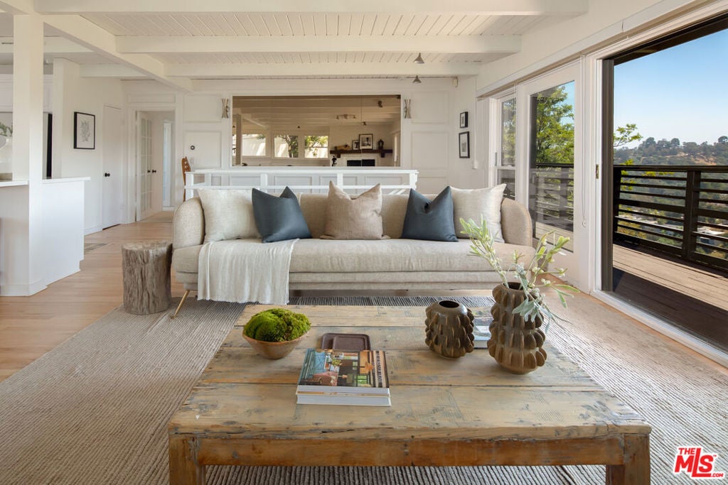 Photo of 8595 Skyline Drive, Los Angeles, CA 90046 (MLS # 26832093)