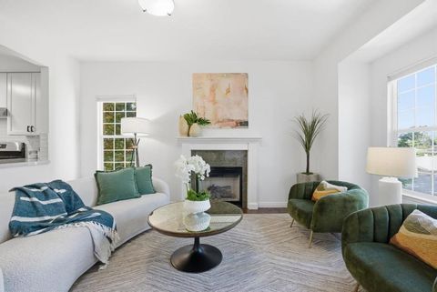 Photo of 418 E Evelyn Avenue #202, Sunnyvale, CA 94086 (MLS # ML82044534)