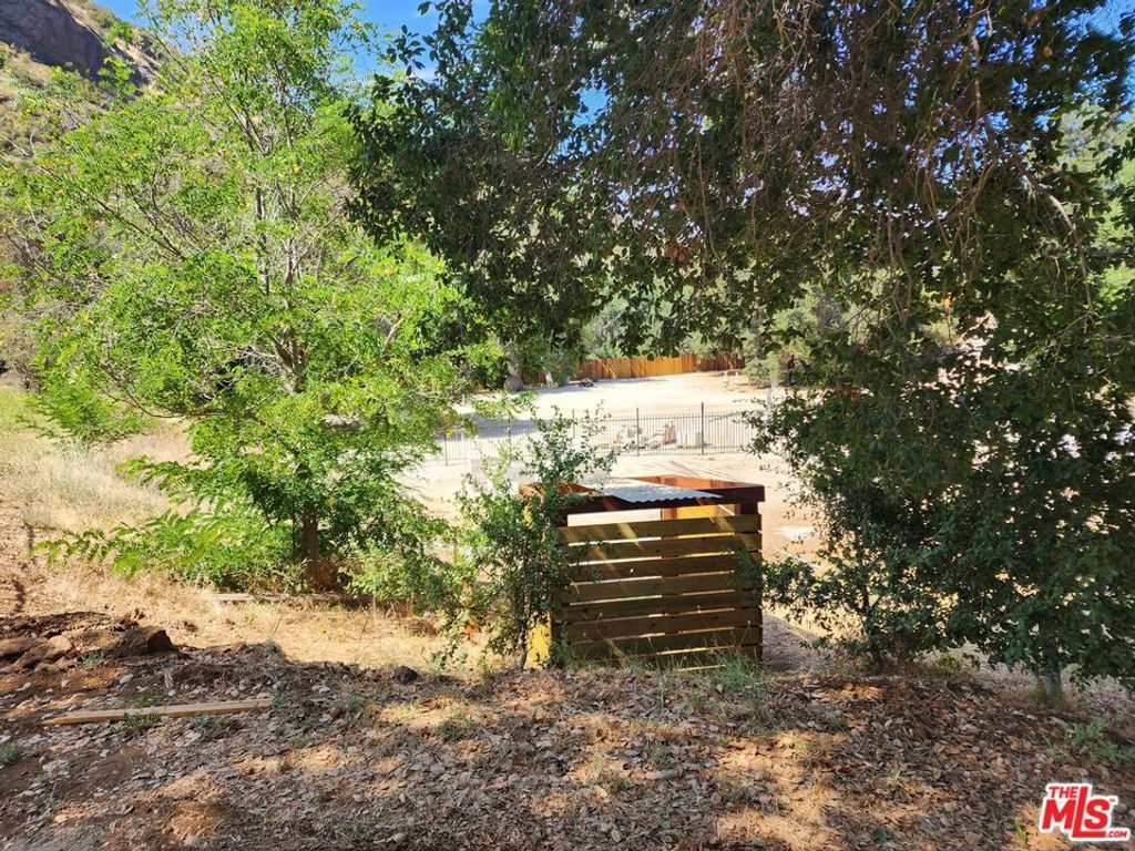 listing image 130728626256624326476