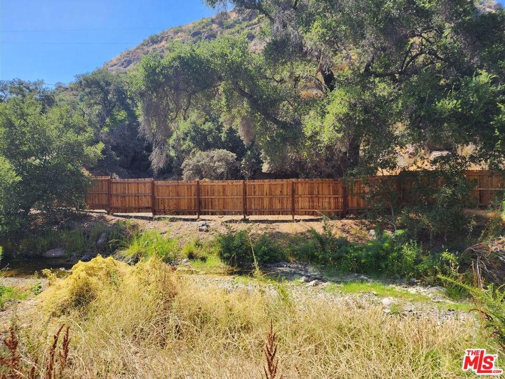listing image 130724643306910450112
