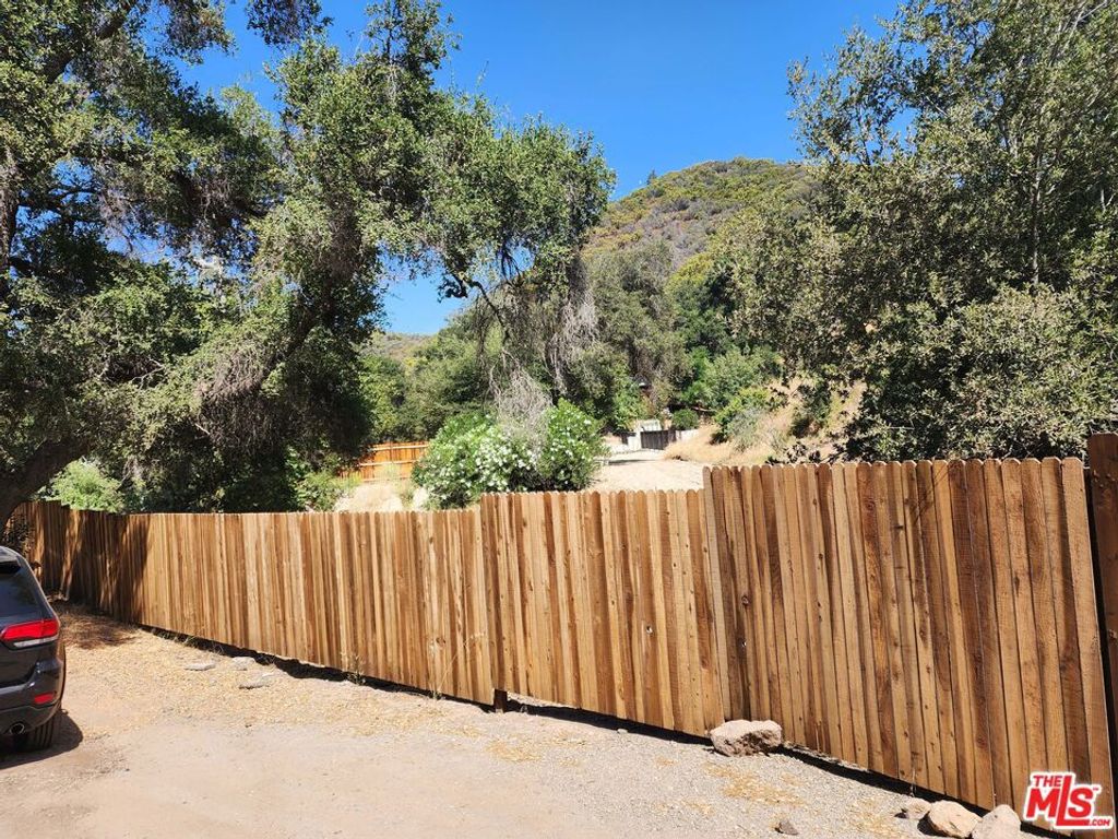 listing image 130729330007203773943
