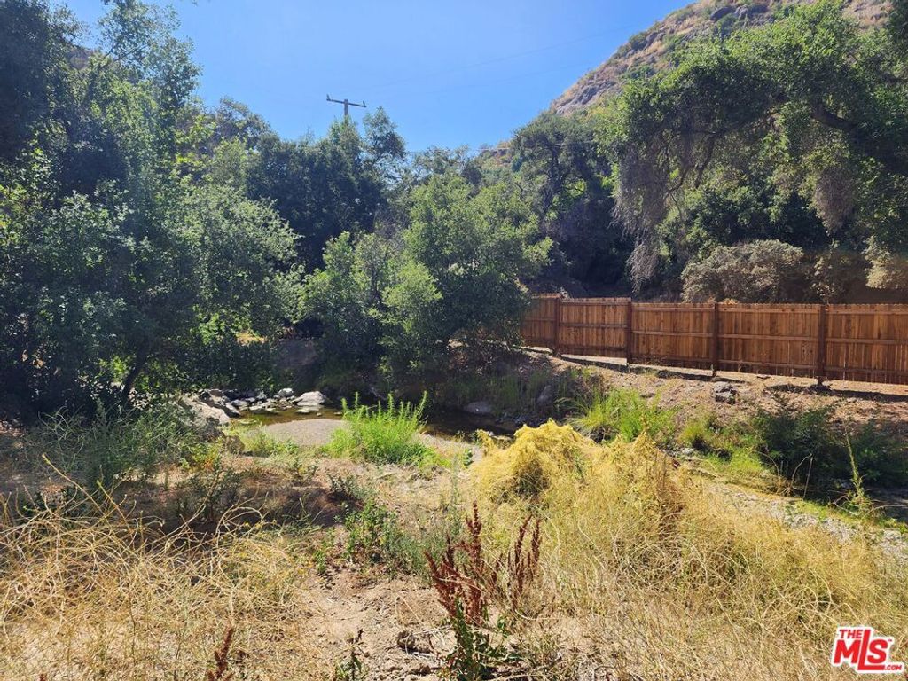 listing image 130727539884915211446