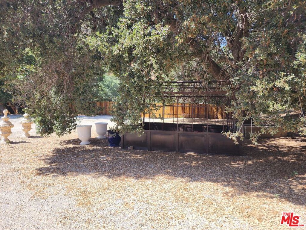 listing image 130720753358175335547