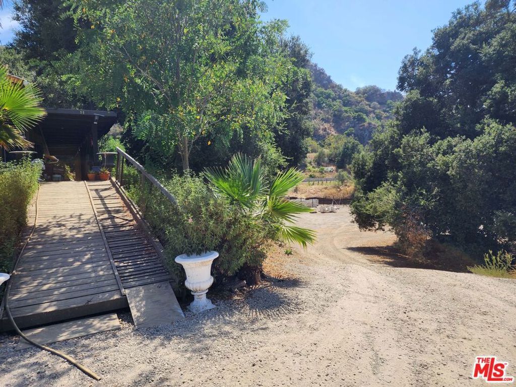 listing image 130721430461058980826
