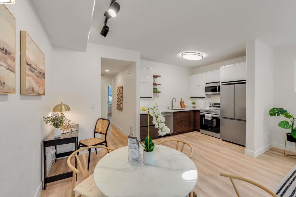 1121 40Th St 4104