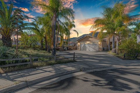 Photo of 31125 Shicali Court, Temecula, CA 92592 (MLS # SW26060953)