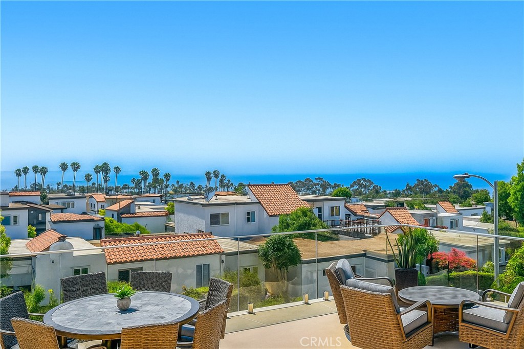 717 Calle Perlino