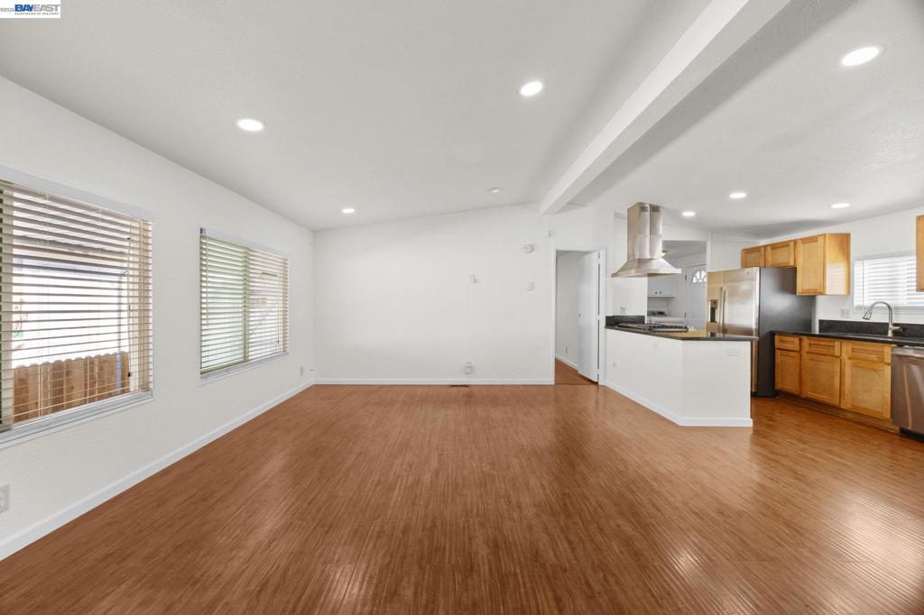 812 W Clover Rd