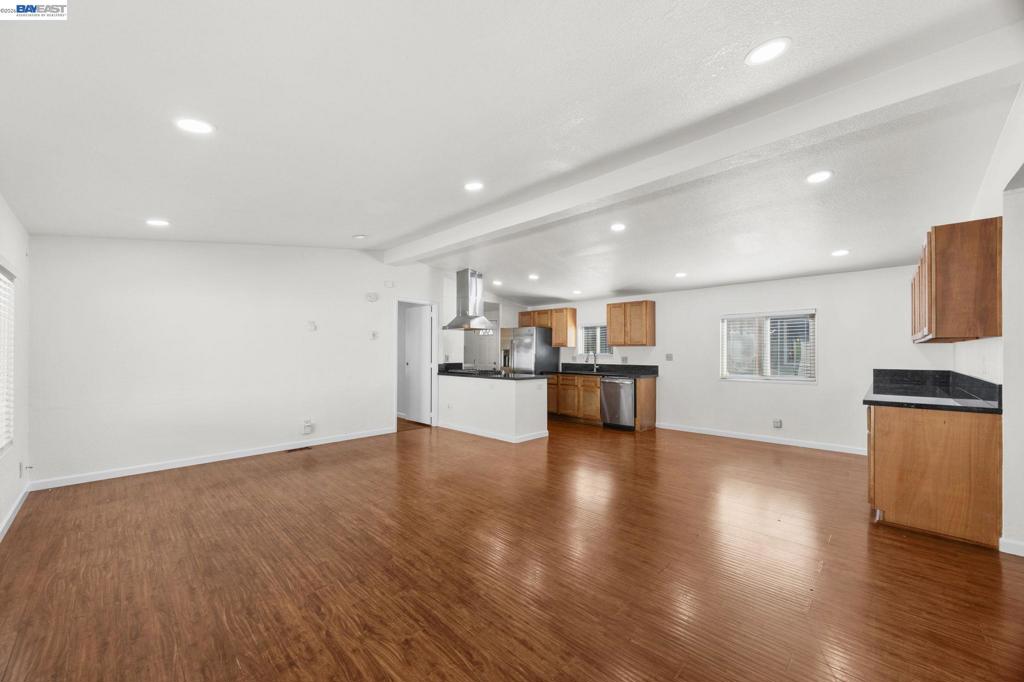 812 W Clover Rd
